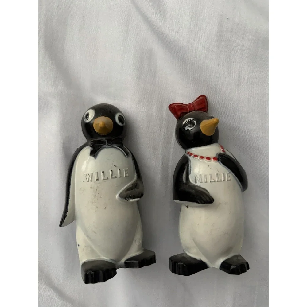 Vintage Kool Cigarettes Mascot‎ Willie & Millie Penguins Salt & Pepper Shakers